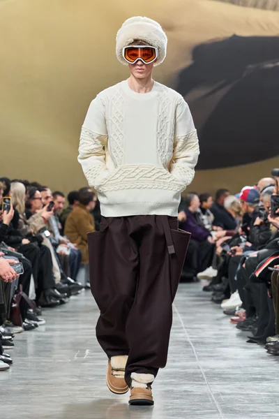 Look 12